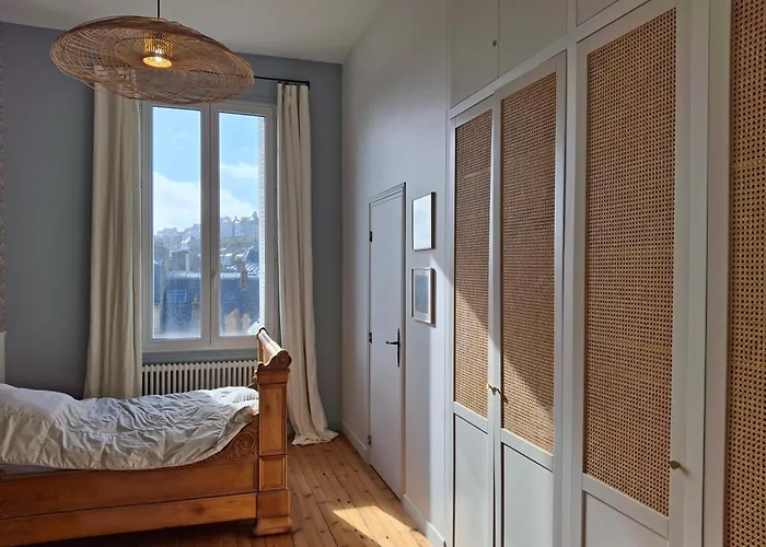 Sejour Chic En Art Deco Apartment